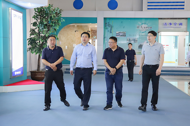 德州市政府黨組成員、副市長(zhǎng)陳海明蒞臨亞太集團(tuán)參觀調(diào)研